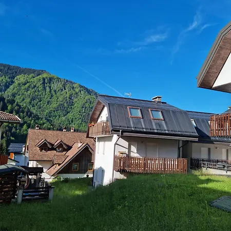 Zoncolan Secret Escape - Wifi - Netflix - Parking Apartment *